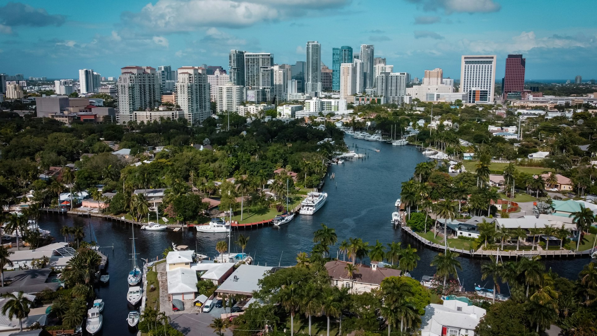 Aerial view of Fort Lauderdale waterway - Ultimate boating route